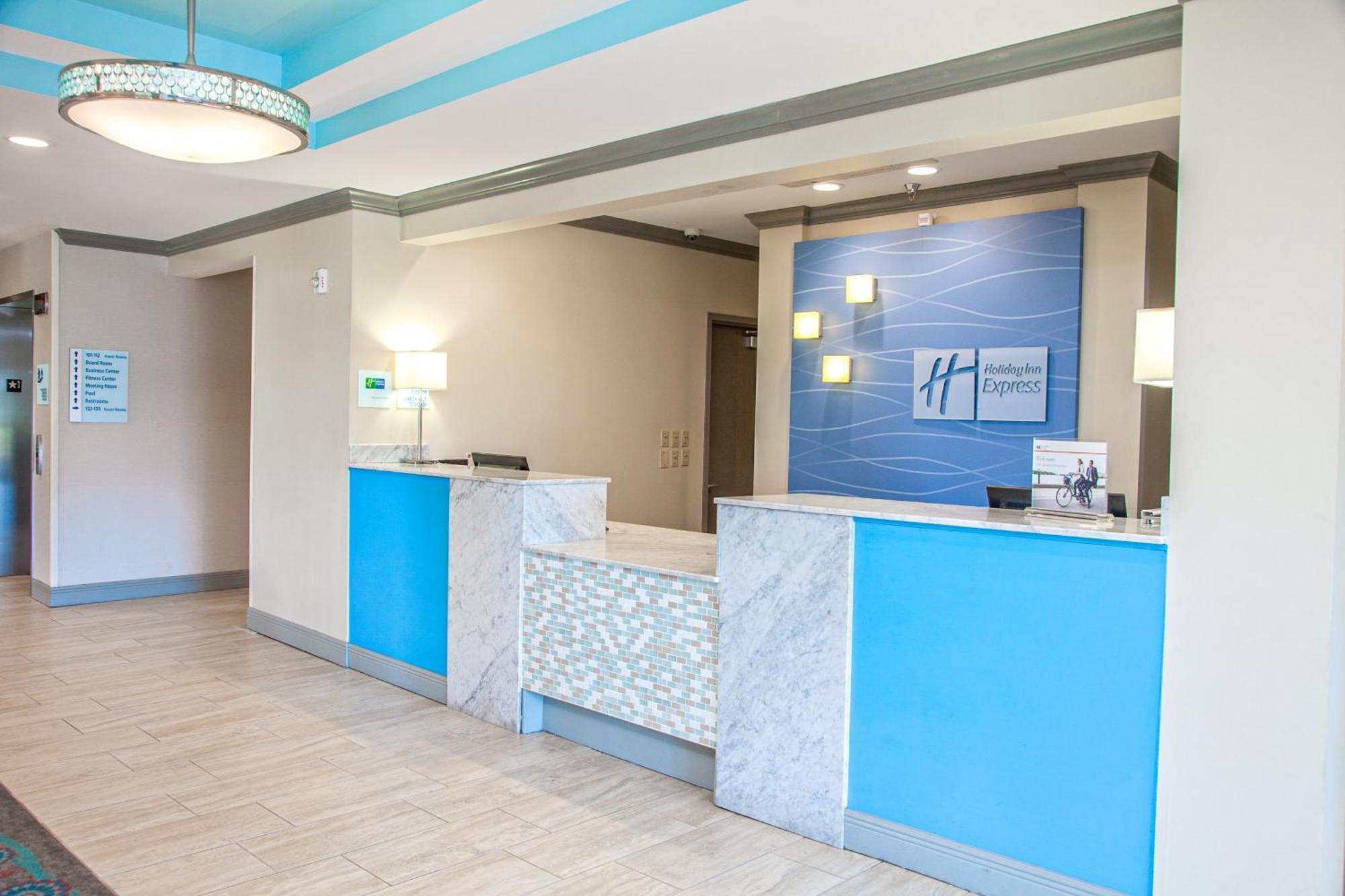 Holiday Inn Express & Suites Brookhaven By Ihg Exterior foto